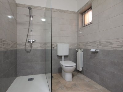 Holiday apartment KIM with private garden near beach near Pula - Features photo 27