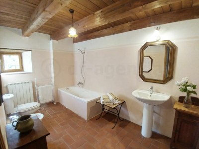 Holiday house Stylish vacation home with private pool - Features photo 20