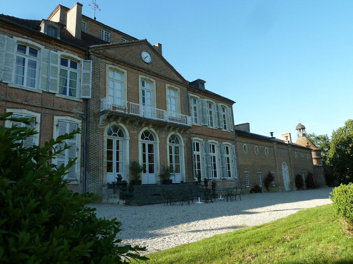 Castle Bed & breakfast in château in Allier - Outdoor photo 3
