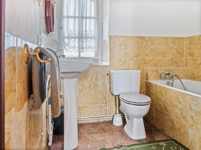 Castle Bed & breakfast in château in Allier - Features photo 6