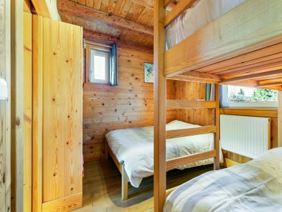 Chalet Chalet in Harreberg with Garden Views - Features photo 11