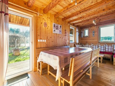 Chalet Chalet in Harreberg with Garden Views - Features photo 32
