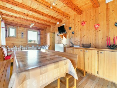 Chalet Chalet in Harreberg with Garden Views - Features photo 33