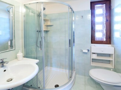 Apartment A Vineyard Apartment Retreat - Features photo 13