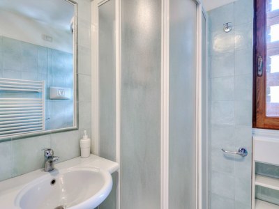 Apartment A Vineyard Apartment Retreat - Features photo 24