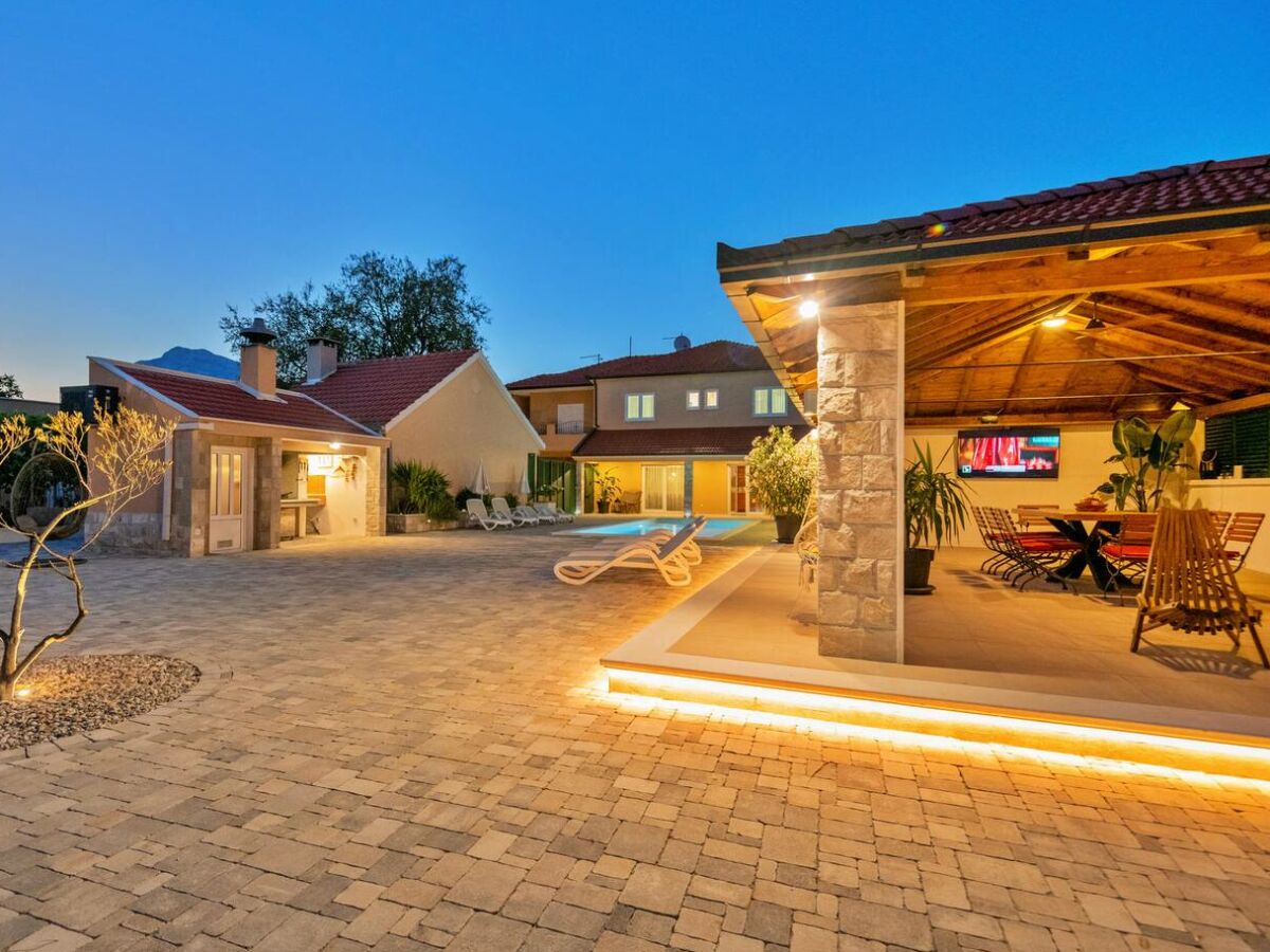 Villa Zara with heated hydro-massage pool - Outdoor photo 2