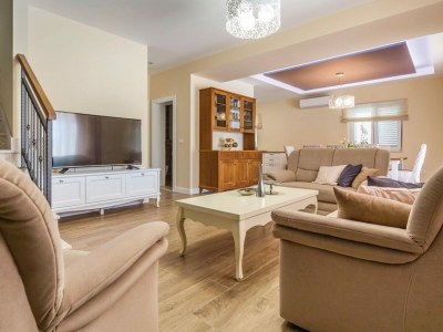 Villa Zara with heated hydro-massage pool - Features photo 15