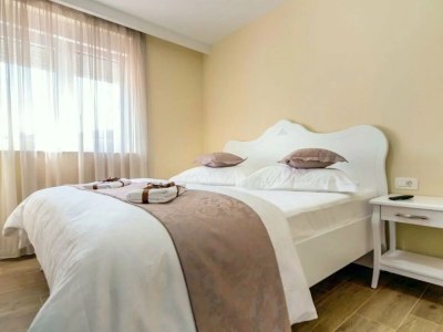 Villa Zara with heated hydro-massage pool - Features photo 18