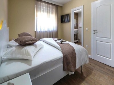 Villa Zara with heated hydro-massage pool - Features photo 22