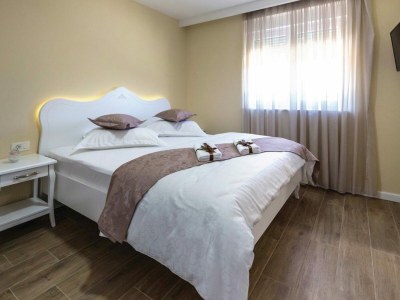 Villa Zara with heated hydro-massage pool - Features photo 23