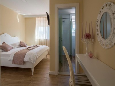 Villa Zara with heated hydro-massage pool - Features photo 25