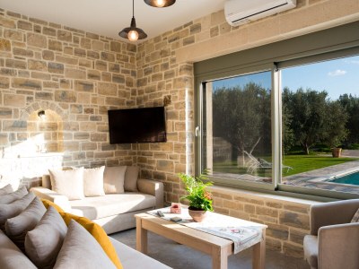 Villa in Kamilari - Features photo 15