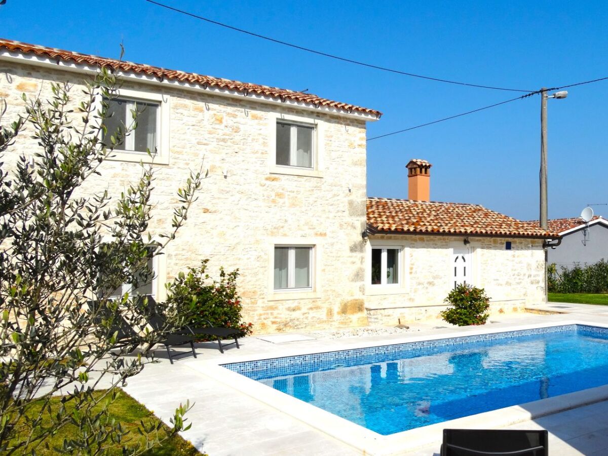 Holiday house Mikela