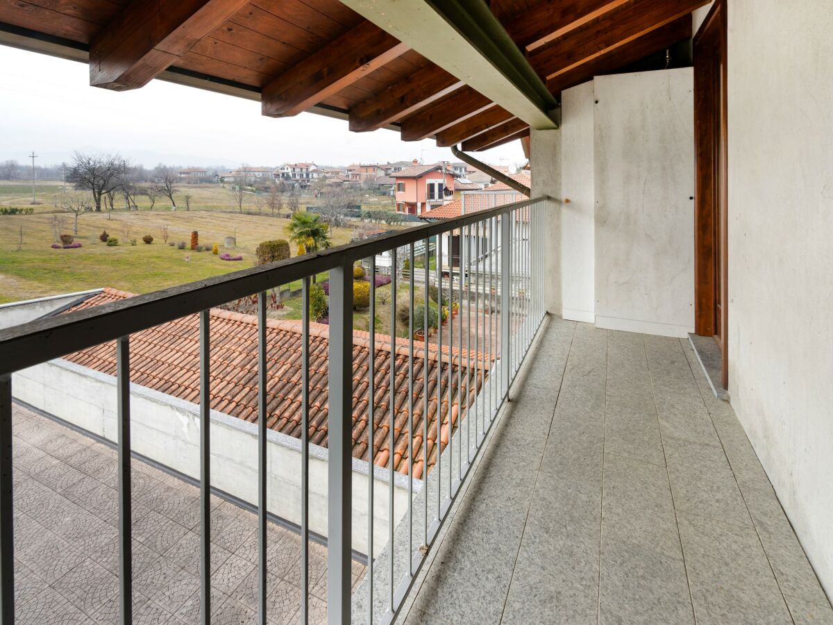 Apartment Belvilla by OYO Secluded Apartment with Balcony - Outdoor photo 3