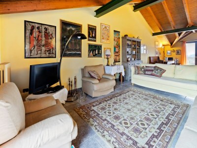 Apartment Belvilla by OYO Secluded Apartment with Balcony - Features photo 4