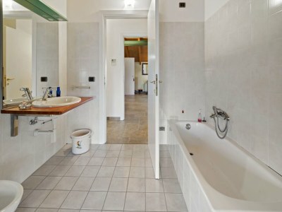 Apartment Belvilla by OYO Secluded Apartment with Balcony - Features photo 21