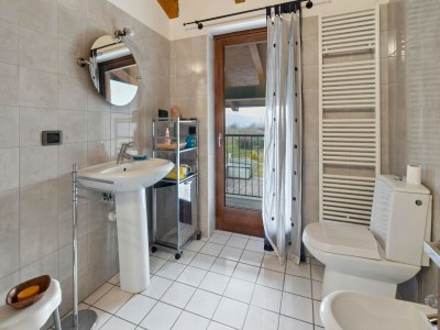 Apartment Belvilla by OYO Secluded Apartment with Balcony - Features photo 23