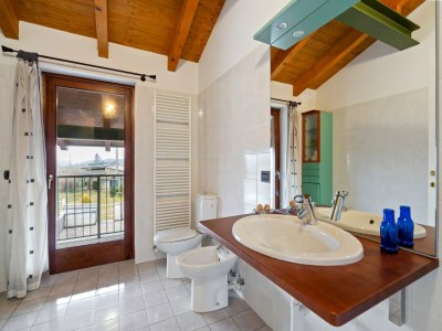 Apartment Belvilla by OYO Secluded Apartment with Balcony - Features photo 24