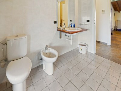 Apartment Belvilla by OYO Secluded Apartment with Balcony - Features photo 34