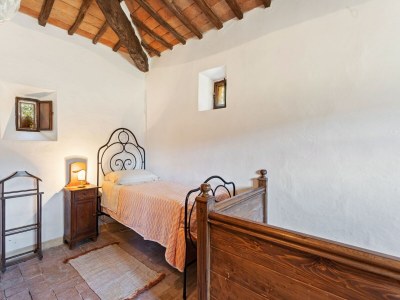 Holiday house Elegant 2-Bedroom Holiday Home in Tuscan. - Features photo 11