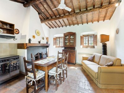 Holiday house Elegant 2-Bedroom Holiday Home in Tuscan. - Features photo 12