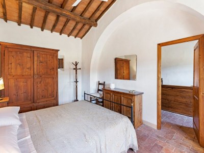 Holiday house Elegant 2-Bedroom Holiday Home in Tuscan. - Features photo 17