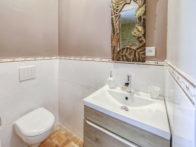 Farmhouse Farmhouse in Talon with Scenic Views - Features photo 25