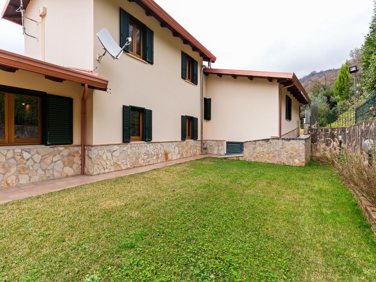 Villa Villa in San Mango mit Pool und Whirlpool