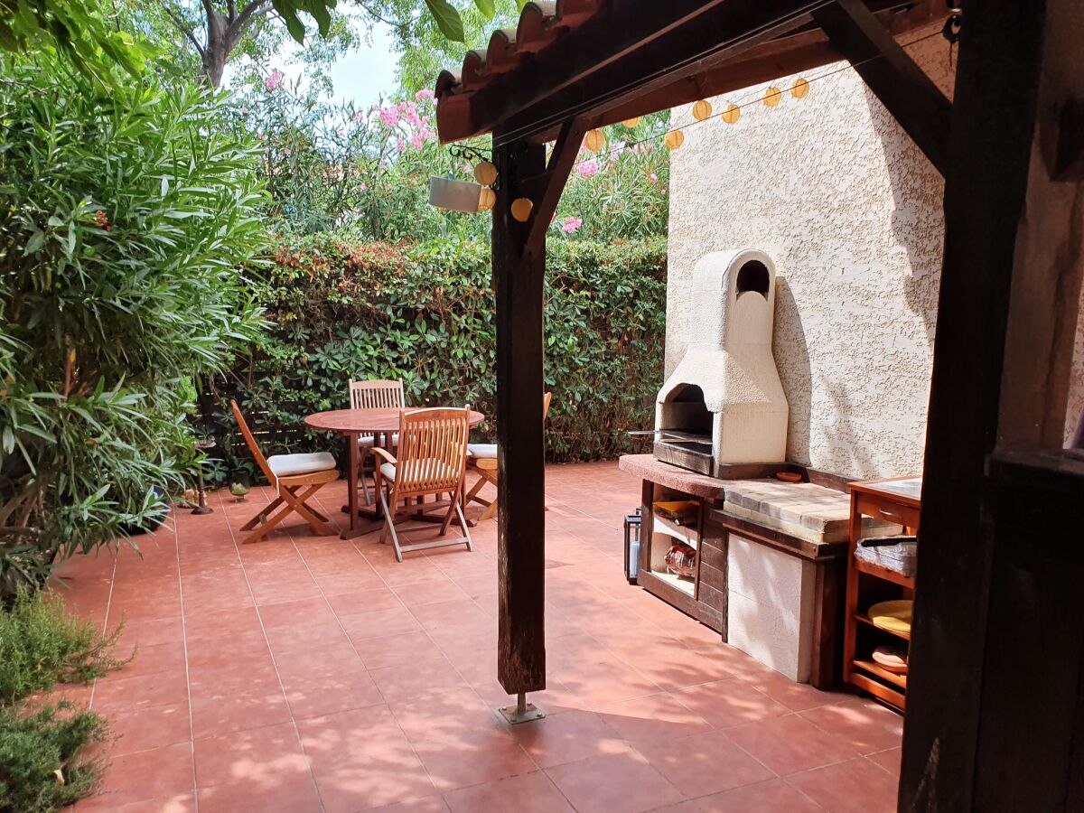 Holiday house Sunny villa with roof terrace - Outdoor photo 4