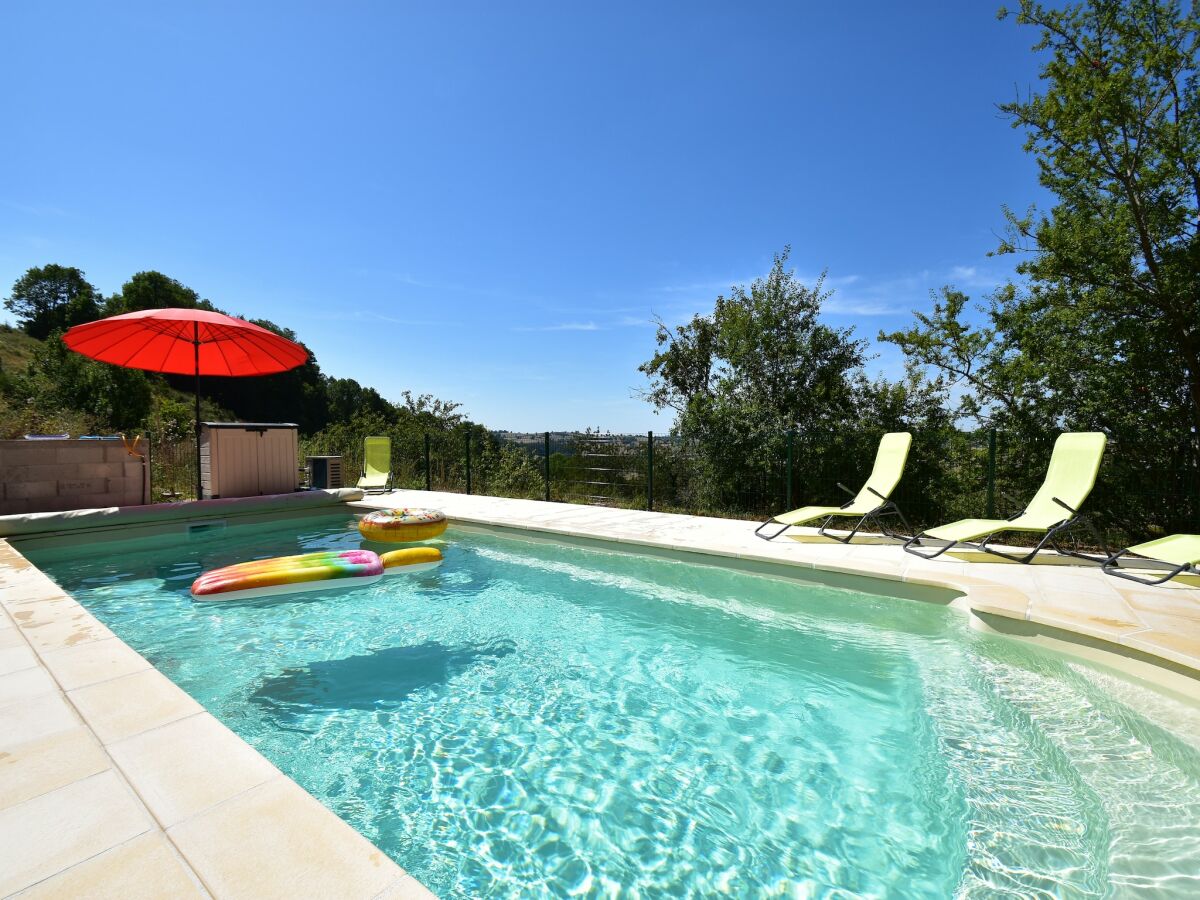 Holiday house Burgundy Poolside Getaway