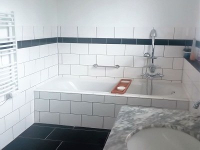 Holiday house Burgundy Poolside Getaway - Features photo 18