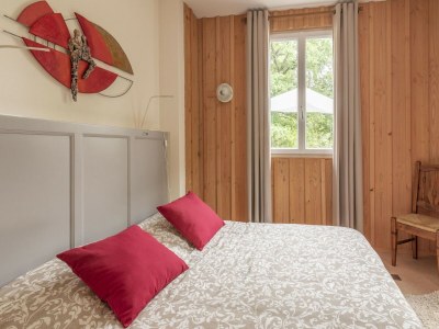 Holiday house Burgundy Poolside Getaway - Features photo 31