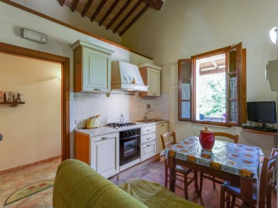 Apartment Cozy Stay with Scenic Views - Features photo 28