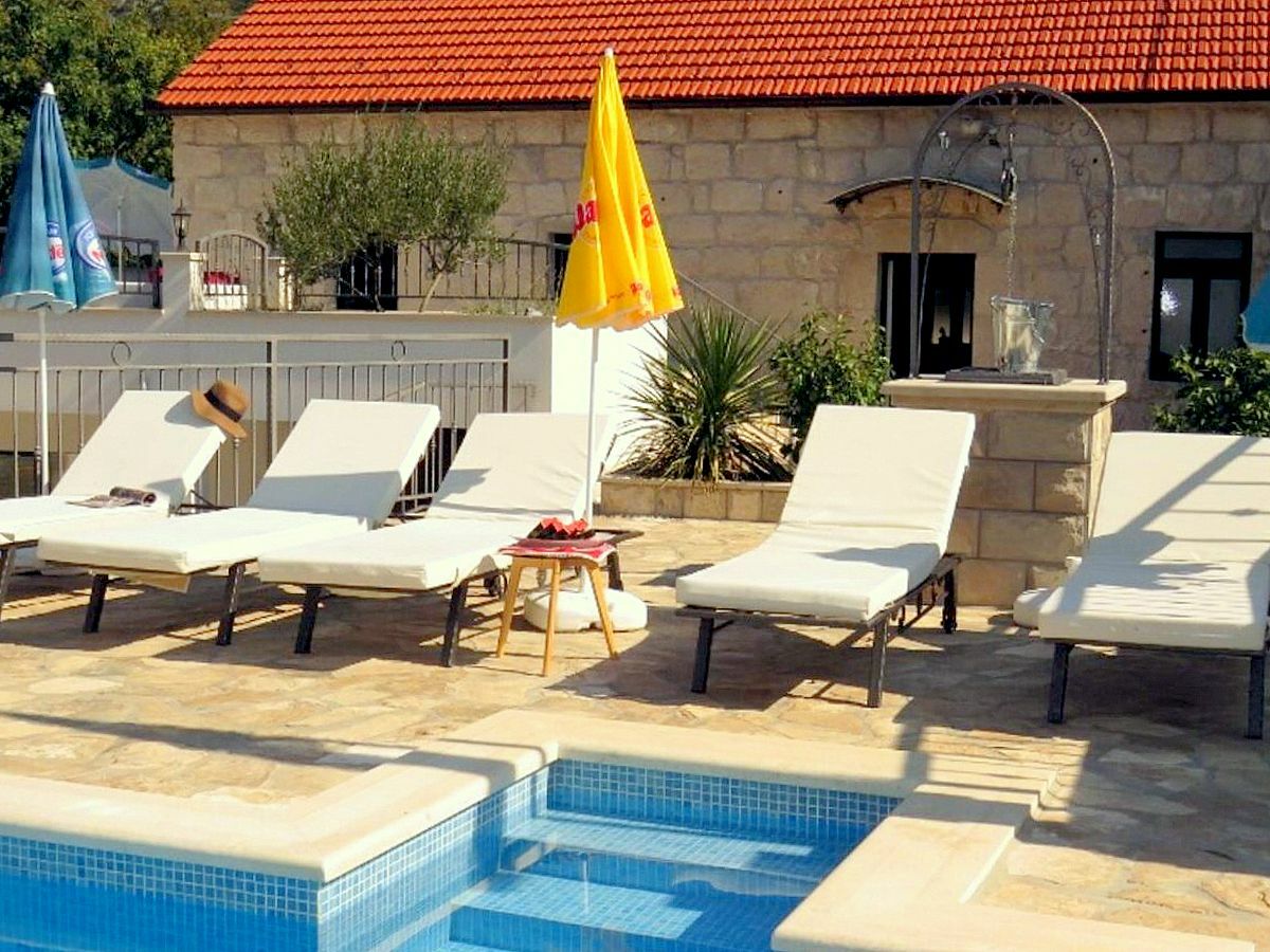 Villa Villa Dvori Stipanovi with heated Pool and Jacuzzi - Outdoor photo 3