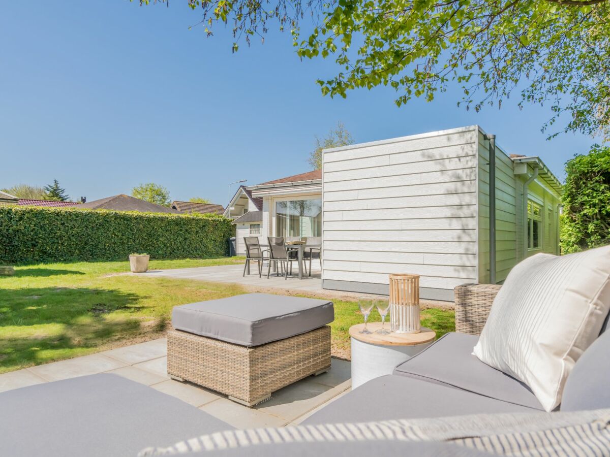 Holiday apartment Bongerd 17 - Outdoor photo 5