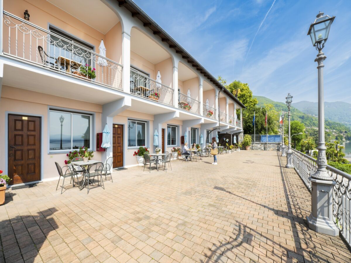 Cottage Apartment in Oggebbio with Sea View Terrace - Outdoor photo 2