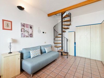 Cottage Apartment in Oggebbio with Sea View Terrace - Features photo 12