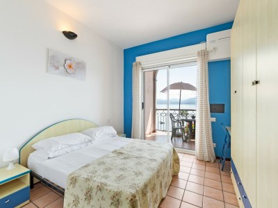 Cottage Apartment in Oggebbio with Sea View Terrace - Features photo 15