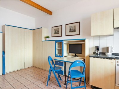 Cottage Apartment in Oggebbio with Sea View Terrace - Features photo 18