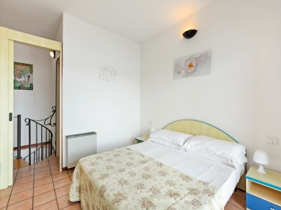 Cottage Apartment in Oggebbio with Sea View Terrace - Features photo 20