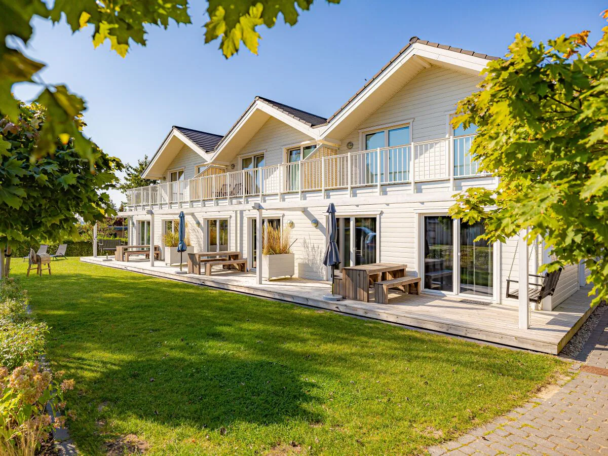 Holiday house No title