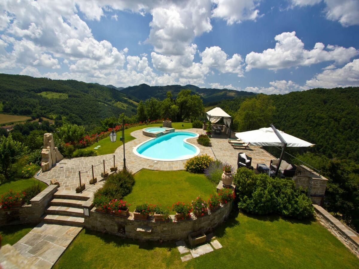 Villa Belvilla by OYO La Rocca