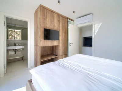 Villa Casa Forma with heated pool - Features photo 34