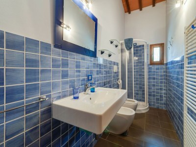 Farmhouse Farmhouse near Nightlife - Features photo 16