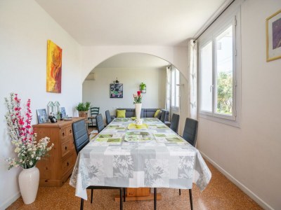 Holiday house Pretty holiday home with garden and hot tub - Features photo 12