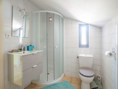 Holiday house Pretty holiday home with garden and hot tub - Features photo 15