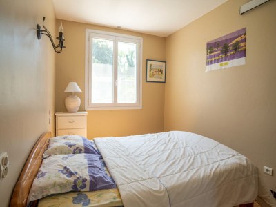 Holiday house Pretty holiday home with garden and hot tub - Features photo 22