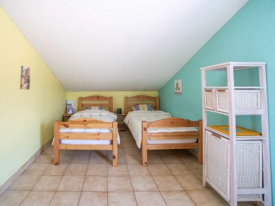 Holiday house Pretty holiday home with garden and hot tub - Features photo 32