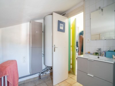 Holiday house Pretty holiday home with garden and hot tub - Features photo 34