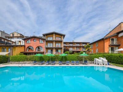 Apartment Residence Corte Ferrari - Outdoor photo 8